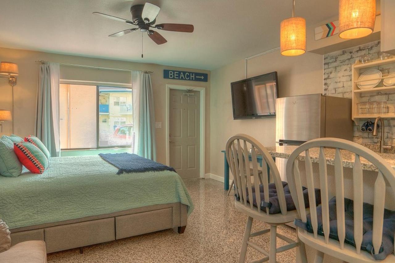 Redington Surf Resort By Travel Resort Services St. Pete Beach Exterior photo