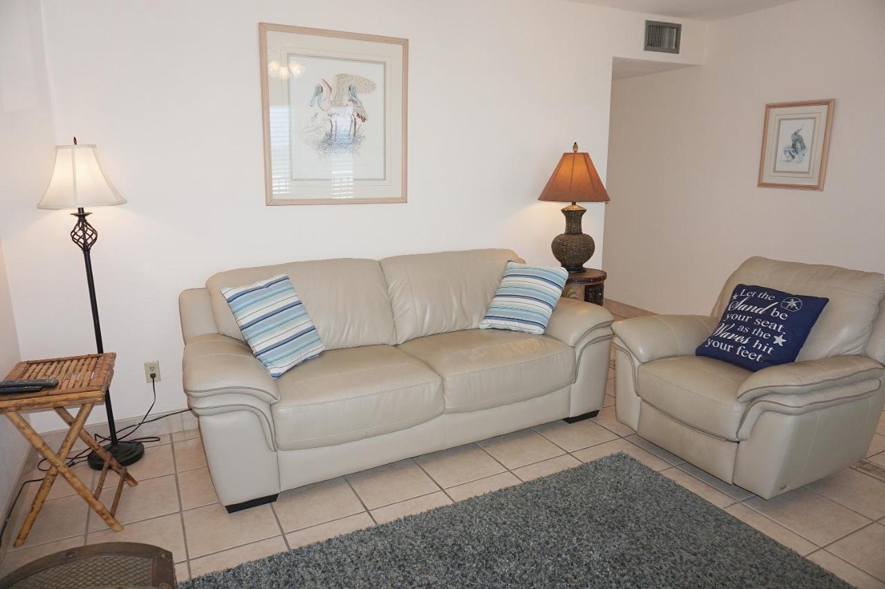 Redington Surf Resort By Travel Resort Services St. Pete Beach Exterior photo