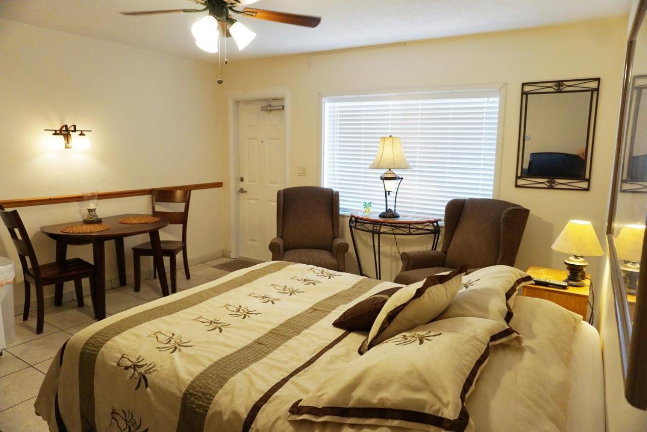 Redington Surf Resort By Travel Resort Services St. Pete Beach Exterior photo